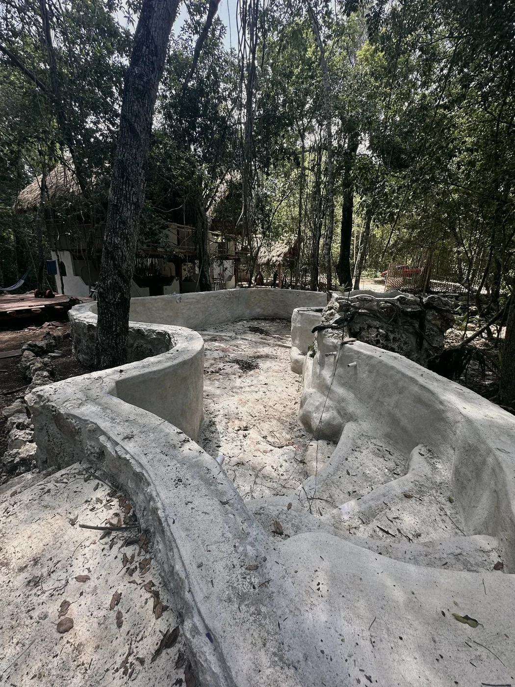 El canal de agua, tomando forma