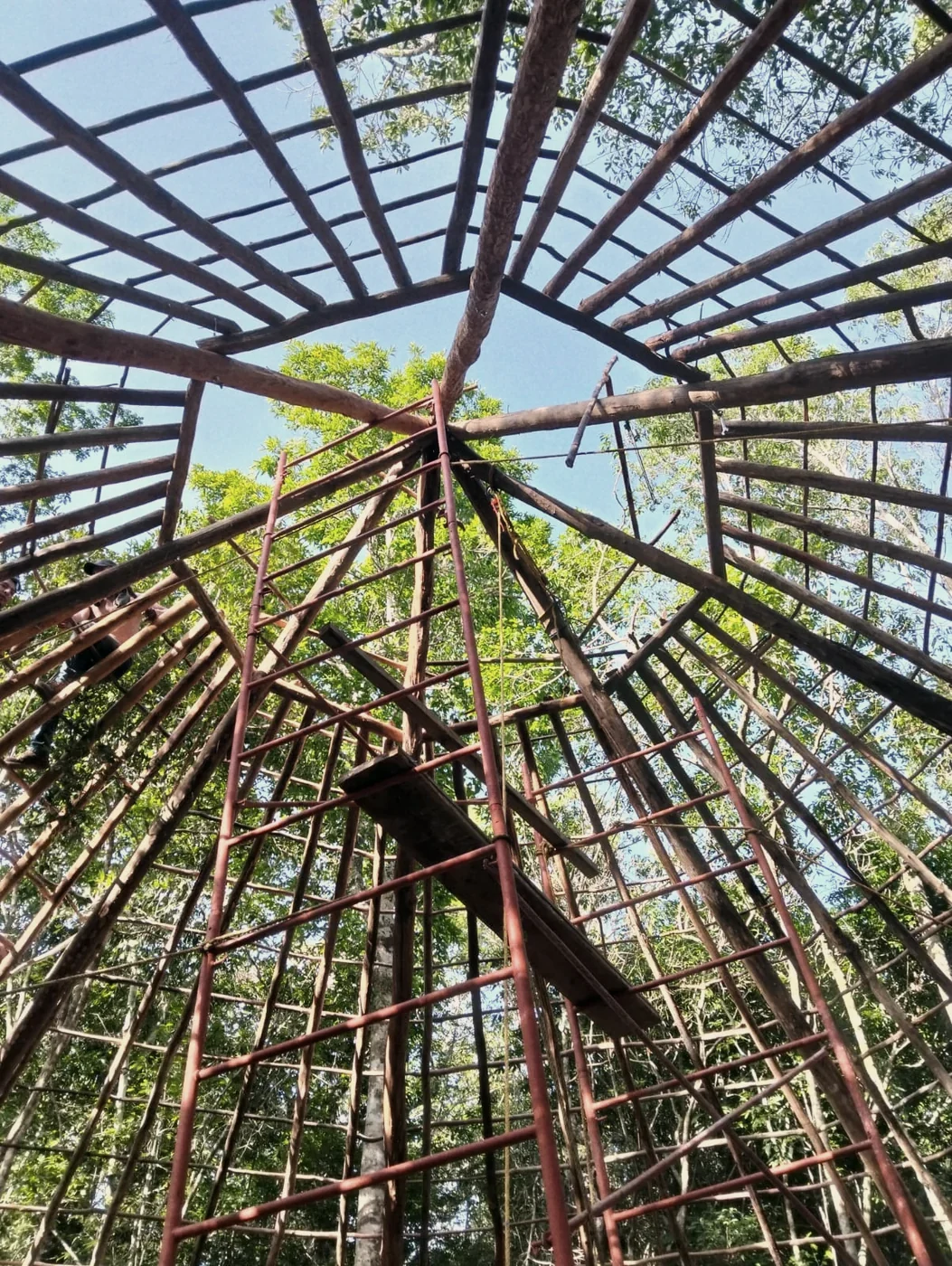 La estructura del domo, antes del techo